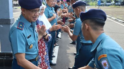 Danlantamal VI Makassar Ajak Personel Tingkatkan Kebersamaan