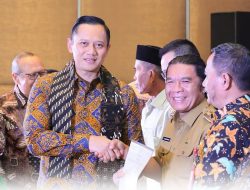 Penyerahan Sertipikat Elektronik Oleh Menteri ATR/BPN Bagi Pemerintah Daerah serta Masyarakat Banten