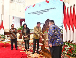 Presiden RI Joko Widodo Membuka Rapat Koordinasi Nasional Pengawasan Intern Pemerintah Tahun 2024 Didampingi Menkeu Sri Mulyani
