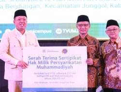Menteri Nusron Komitmen Percepat Sertipikasi Tanah Wakaf dan Rumah Ibadah, Serahkan 212 Sertipikat Tanah Aset Muhammadiyah