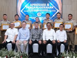 Wamen Ossy Tegaskan Arah Birokrasi Kementerian ATR/BPN yang Bersih dan Berintegritas, Anugerahkan WTAB ke 11 Kantor Pertanahan