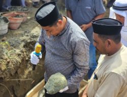 Peletakan Batu Pertama Masjid Al-Muhtadin, Bupati Haltim Ajak Warga Menabung Amal Jariyah